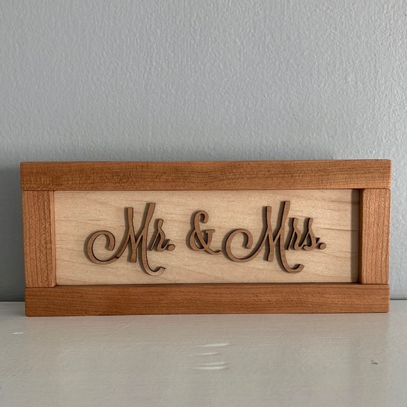 Mr. & Mrs. Wooden Sign - Picture 1 of 3